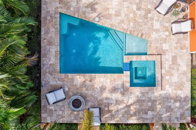 $1,350,000 | 1960 Montana Avenue Northeast, St. Petersburg, FL 33703