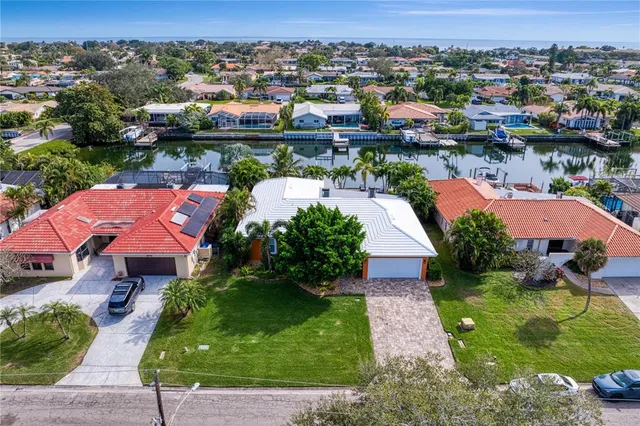 $1,350,000 | 1960 Montana Avenue Northeast, St. Petersburg, FL 33703