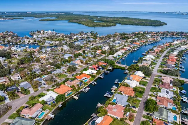 $1,350,000 | 1960 Montana Avenue Northeast, St. Petersburg, FL 33703