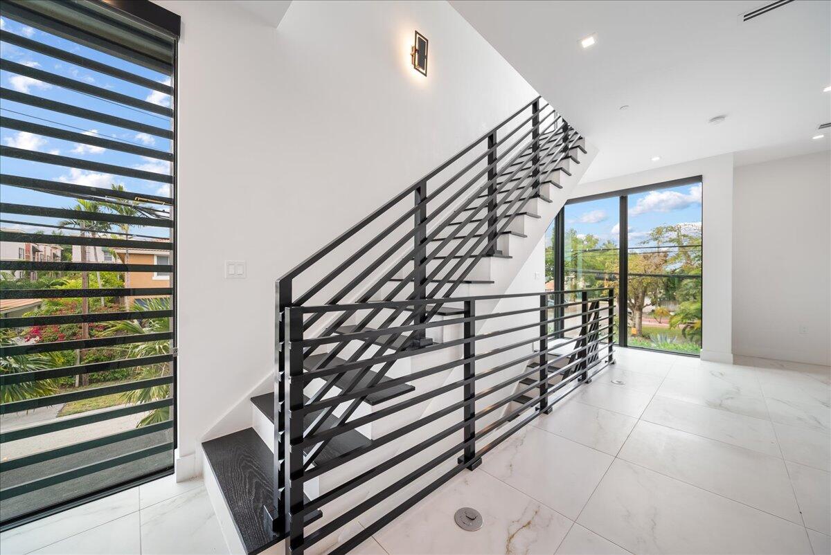 1052 North Victoria Park Road Fort Lauderdale, FL 33304 - Photo 11 of 26 STAIRWAY