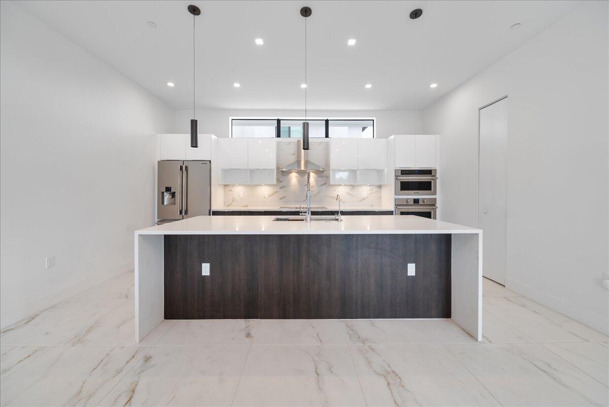 1052 North Victoria Park Road Fort Lauderdale, FL 33304 - Photo 17 of 26 KITCHEN