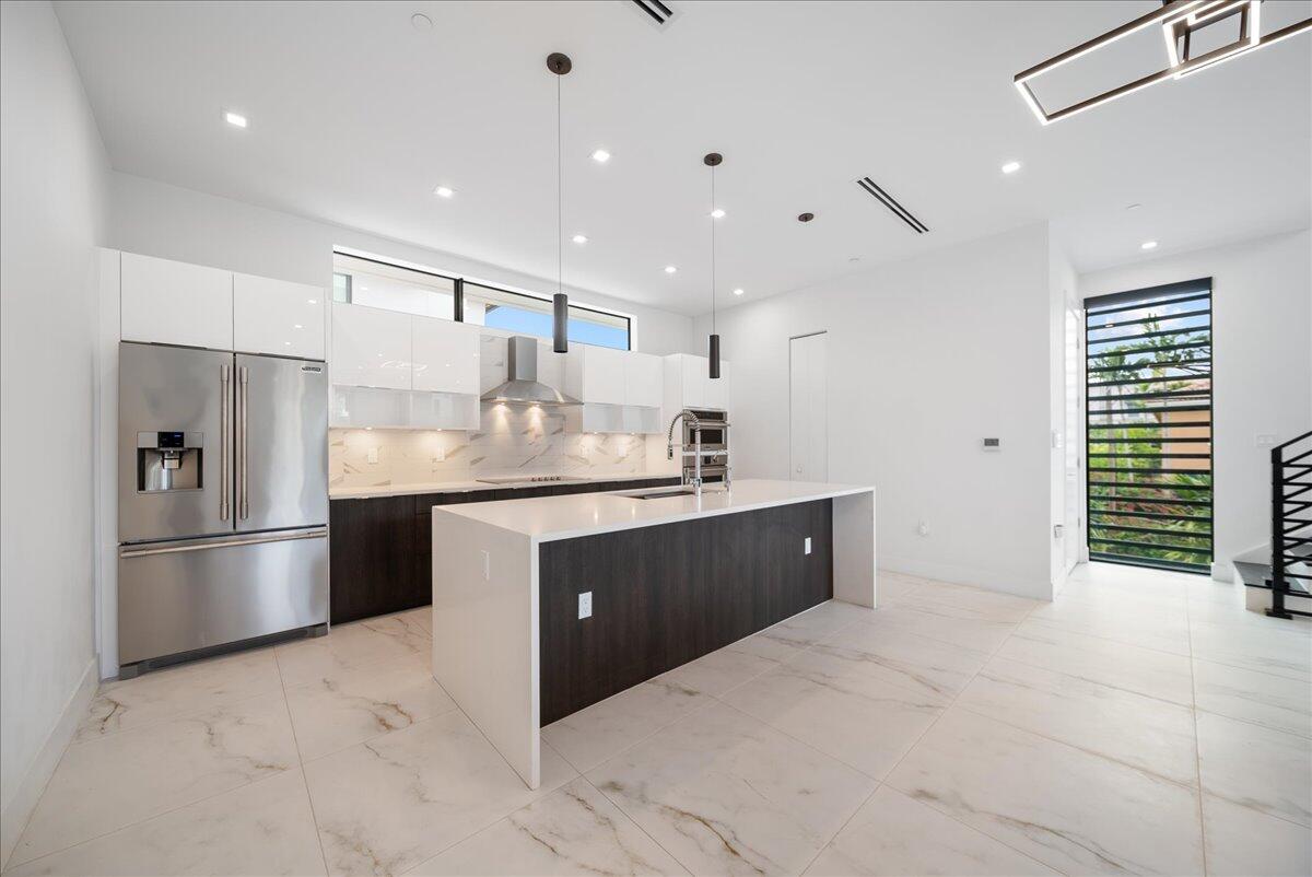 1052 North Victoria Park Road Fort Lauderdale, FL 33304 - Photo 18 of 26 KITCHEN 2