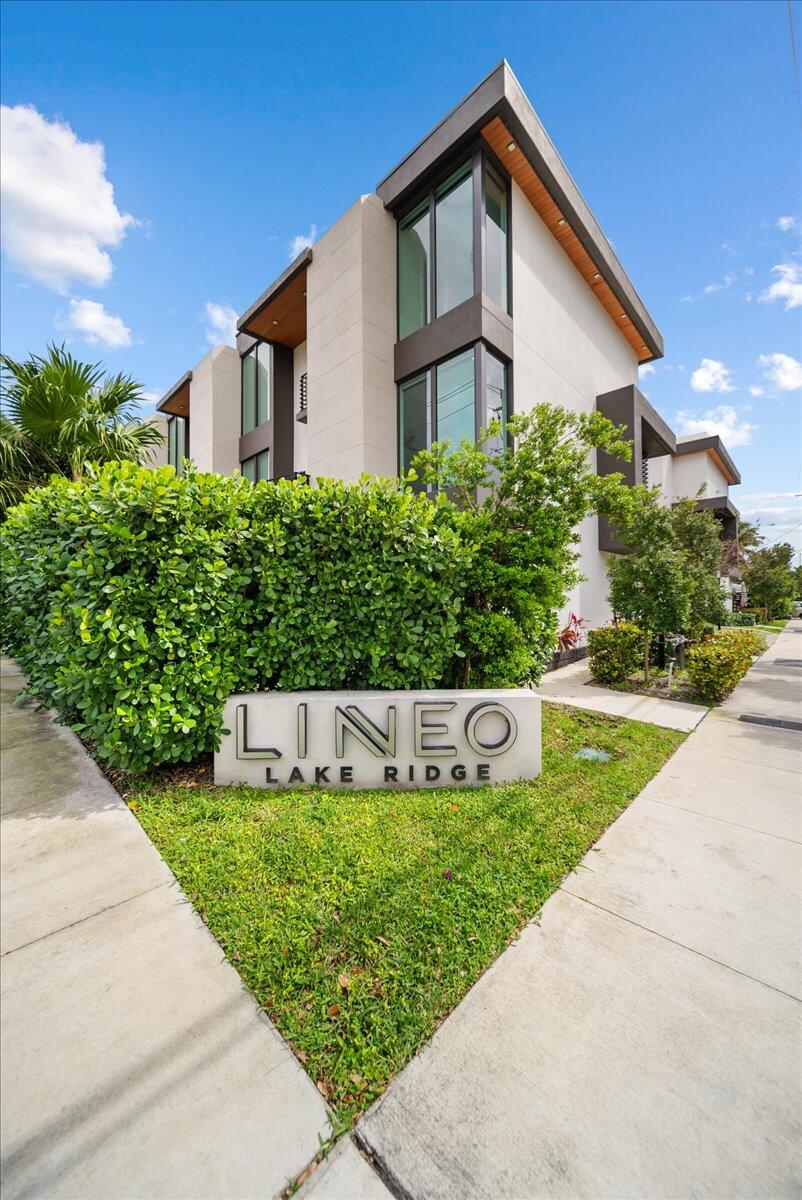 1052 North Victoria Park Road Fort Lauderdale, FL 33304 - Photo 2 of 26 LINEO