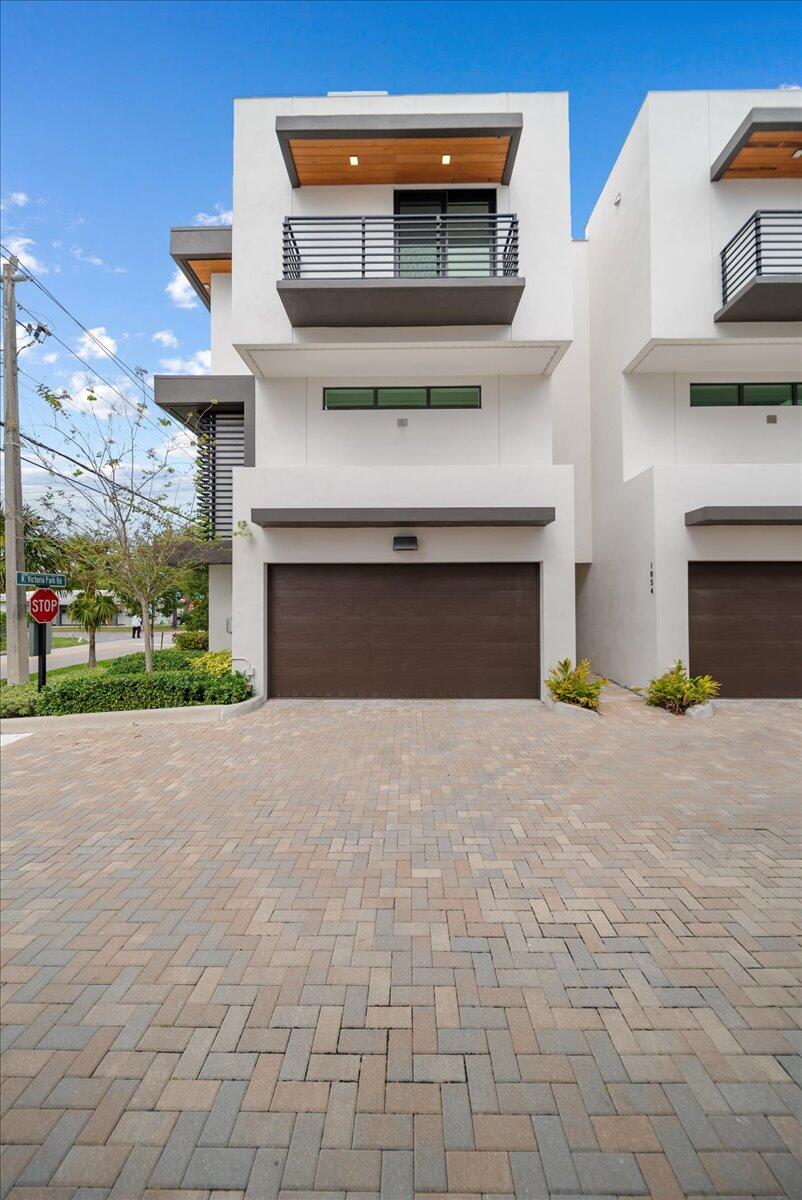 1052 North Victoria Park Road Fort Lauderdale, FL 33304 - Photo 3 of 26 BACK VIEW