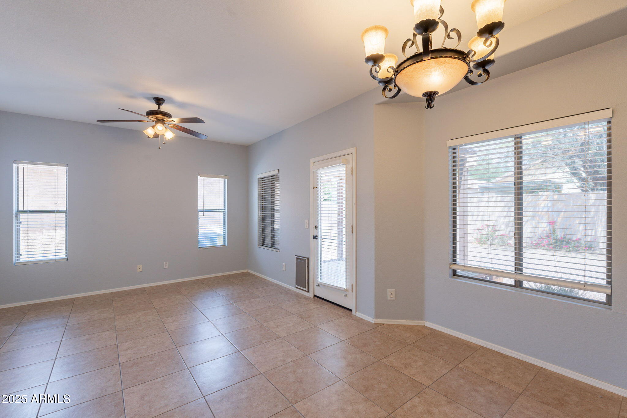 931 South Racine Lane Gilbert, AZ 85296 - Photo 19 of 62 19-web-or-mls-Racine-34