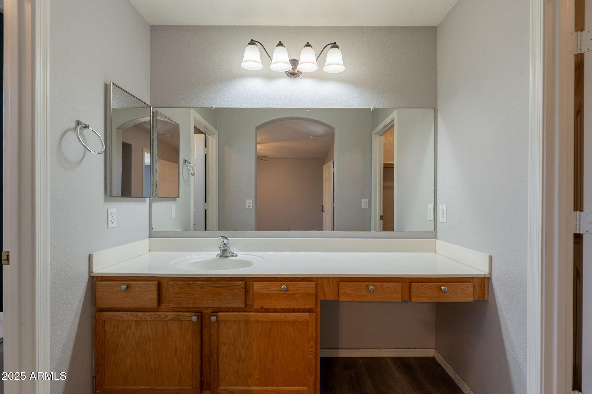 931 South Racine Lane Gilbert, AZ 85296 - Photo 37 of 62 37-web-or-mls-Racine-52