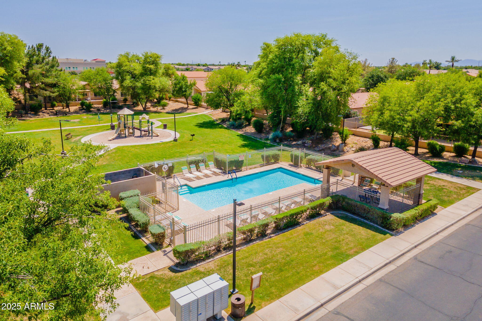 931 South Racine Lane Gilbert, AZ 85296 - Photo 52 of 62 52-web-or-mls-Racine-4