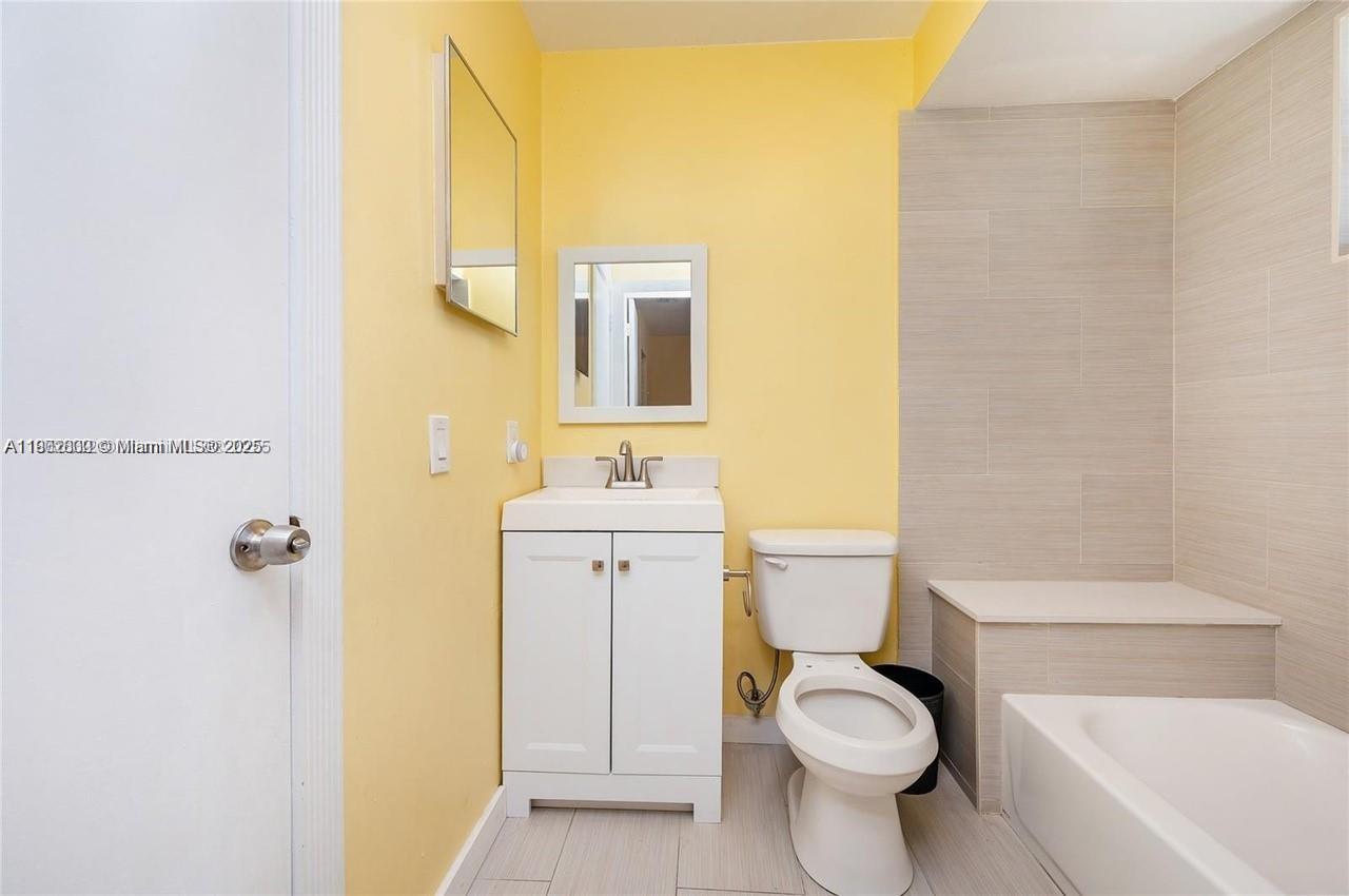 21023 Southwest 85th Passage Cutler Bay, FL 33189 - Photo 15 of 28