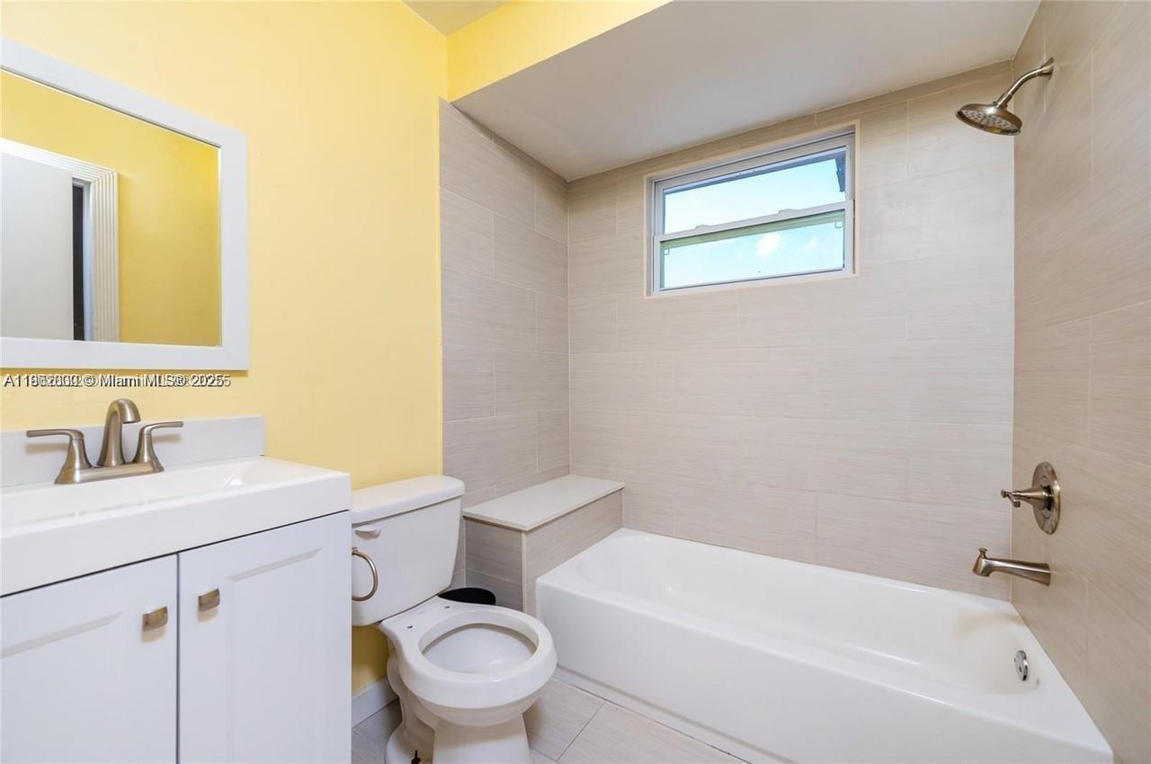 21023 Southwest 85th Passage Cutler Bay, FL 33189 - Photo 16 of 28