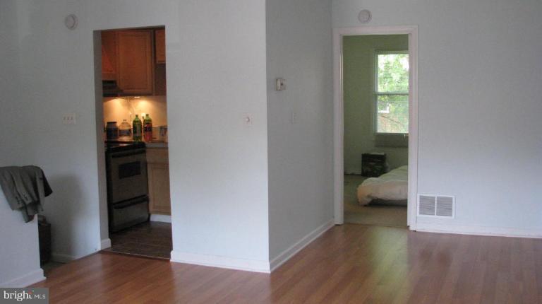 704 Rosedale Street, Unit 74 Annapolis, MD 21401 - Photo 2 of 10 Kitchen/Living Room