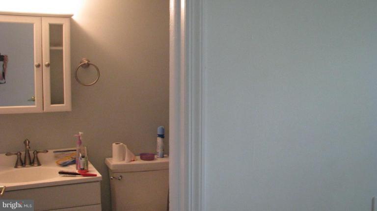 704 Rosedale Street, Unit 74 Annapolis, MD 21401 - Photo 10 of 10 Master Bath #2