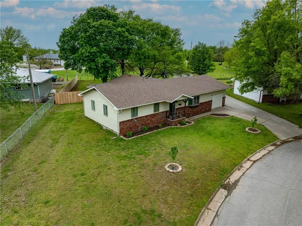 $230,000 | 529 Sunset Circle, Columbus, KS 66725