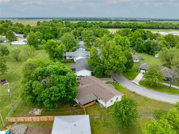 $230,000 | 529 Sunset Circle, Columbus, KS 66725