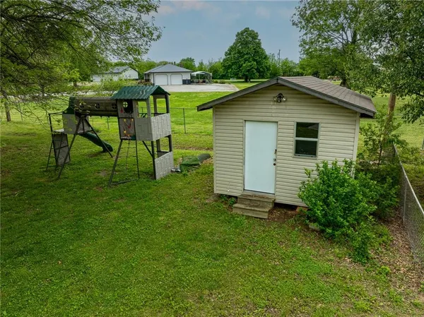 $230,000 | 529 Sunset Circle, Columbus, KS 66725