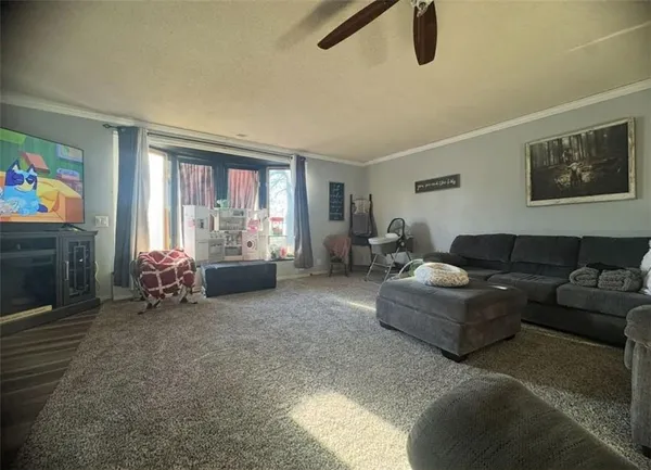 $230,000 | 529 Sunset Circle, Columbus, KS 66725