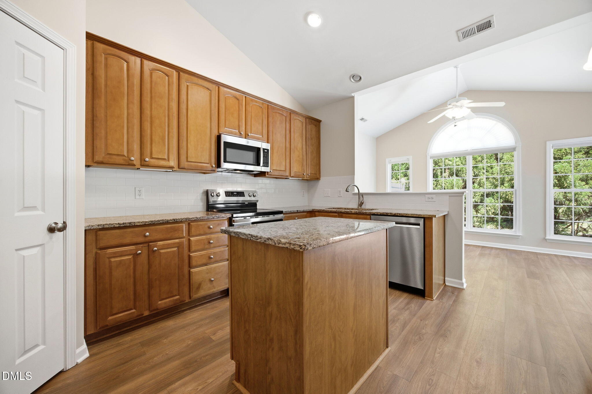 10724 Edmundson Avenue Raleigh, NC 27614 - Photo 15 of 42 30-web-or-mls-IMG_1173