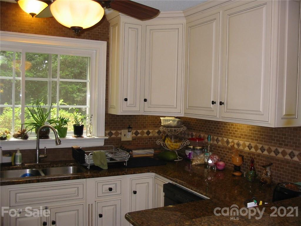 1290 Wendy Road Rock Hill, SC 29732 - Photo 8 of 40 Gallery Image 8