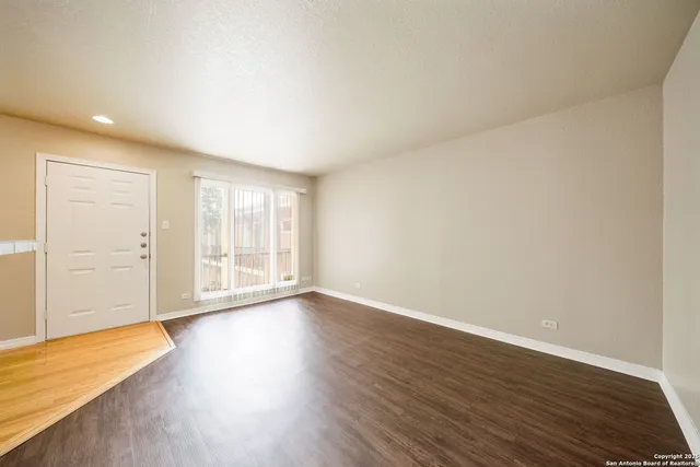 $795 | 255 East Rampart Drive, Unit 206, San Antonio, TX 78216