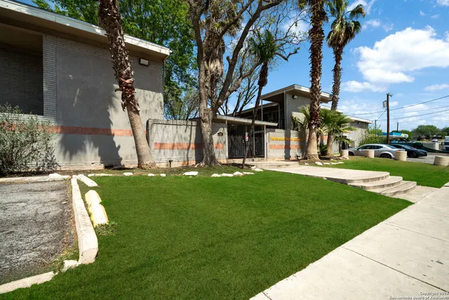 $795 | 255 East Rampart Drive, Unit 206, San Antonio, TX 78216