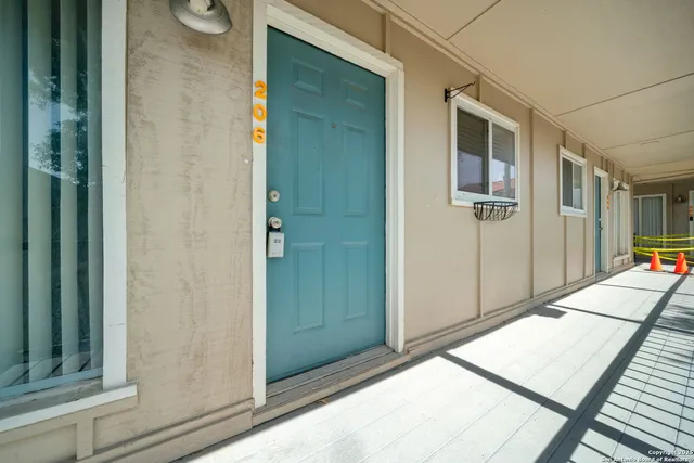 $795 | 255 East Rampart Drive, Unit 206, San Antonio, TX 78216