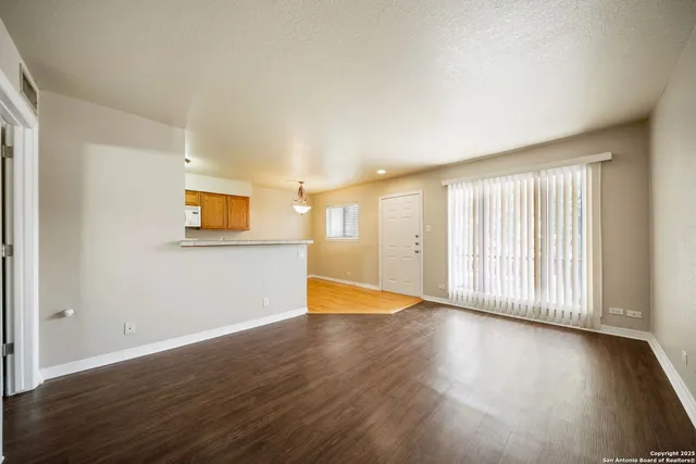 $795 | 255 East Rampart Drive, Unit 206, San Antonio, TX 78216