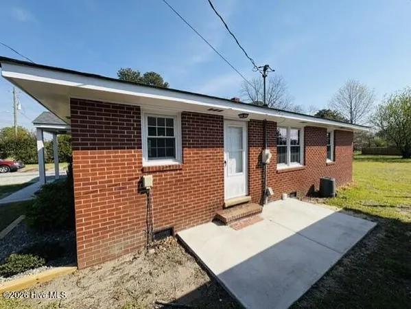 $199,000 | 302 North E Railroad Street, Pikeville, NC 27863