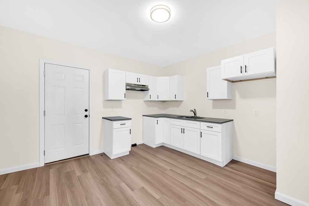 21 Greenwich Street Springfield, MA 01107 - Photo 7 of 34 Gallery Image 7