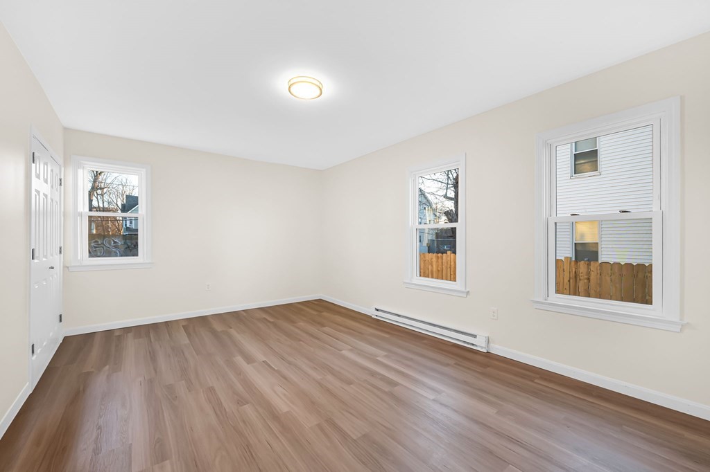 21 Greenwich Street Springfield, MA 01107 - Photo 10 of 34 Gallery Image 10