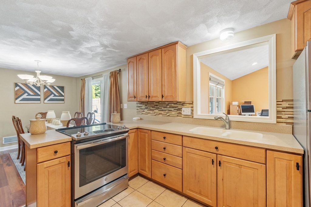 9 Brookbridge Road Peabody, MA 01960 - Photo 12 of 42