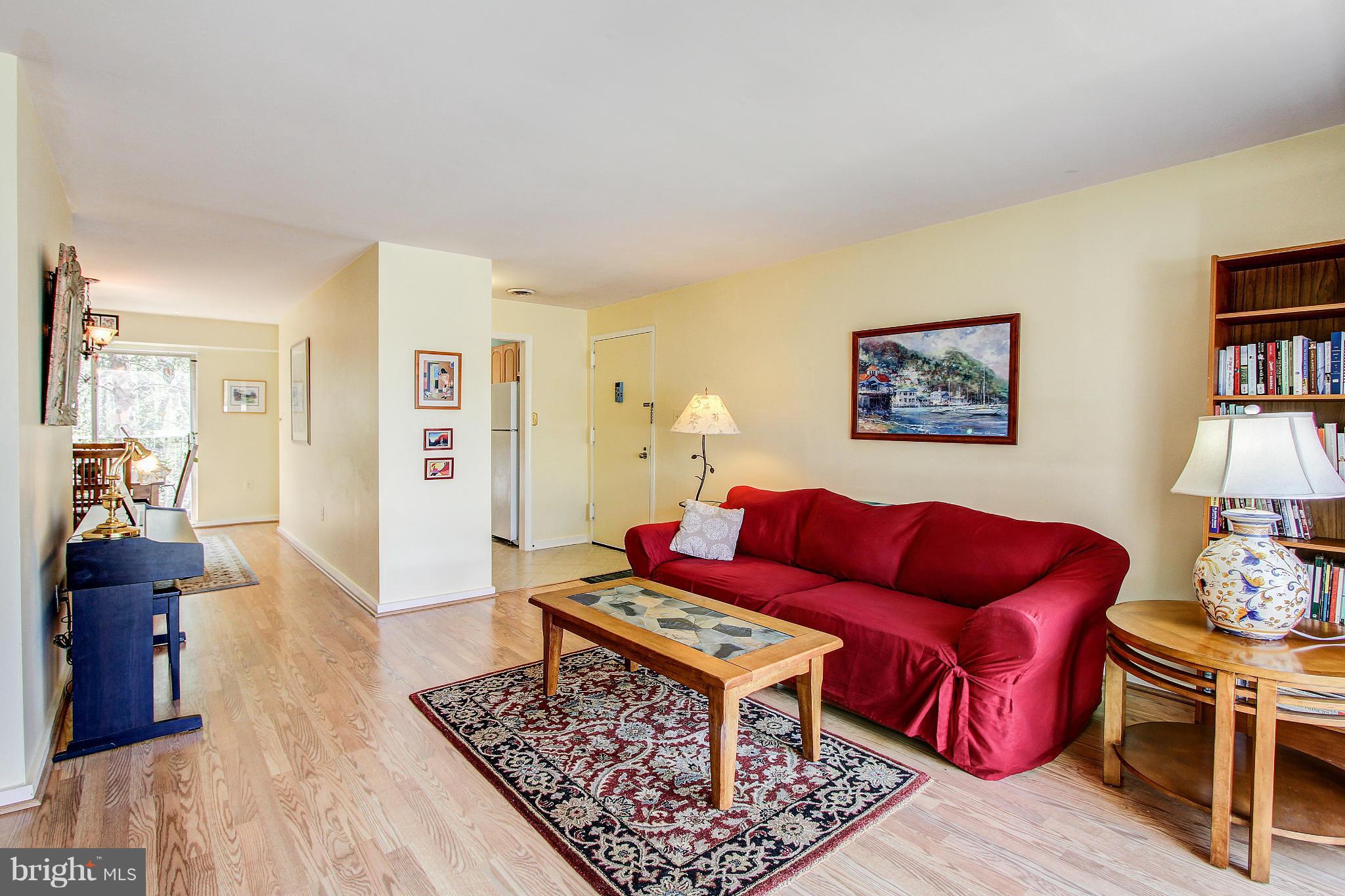 3240 Hewitt Silver Spring, Unit 63B Silver Spring, MD 20906 - Photo 4 of 24 Living Room