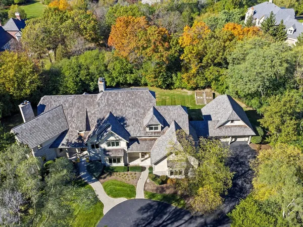 $2,050,000 | 79 South Wynstone Drive, North Barrington, IL 60010