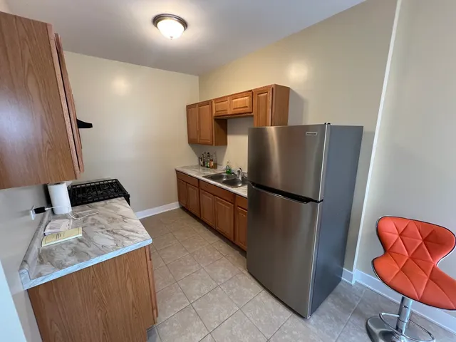 $1,350 | 7506 South Vernon Avenue, Unit 3C, Chicago, IL 60619