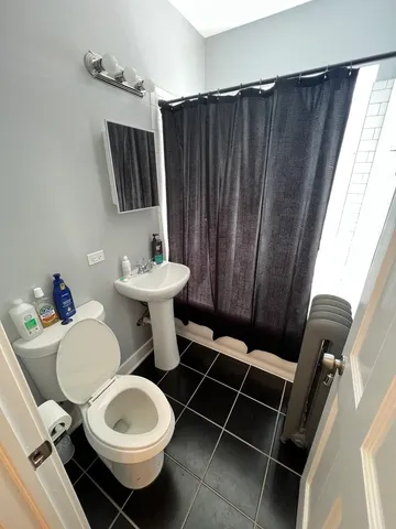 $1,350 | 7506 South Vernon Avenue, Unit 3C, Chicago, IL 60619