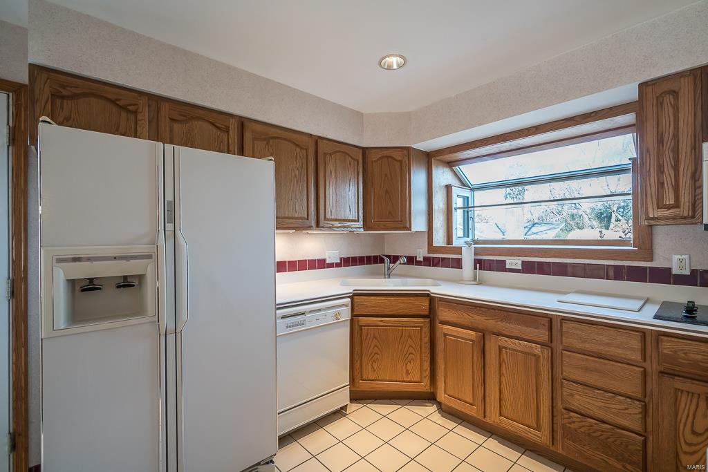 409 Spring Valley Court Chesterfield, MO 63017 - Photo 25 of 79