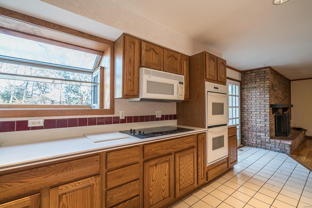 409 Spring Valley Court Chesterfield, MO 63017 - Photo 27 of 79