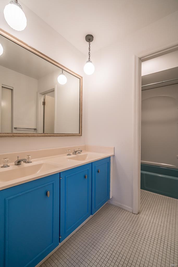 409 Spring Valley Court Chesterfield, MO 63017 - Photo 50 of 79