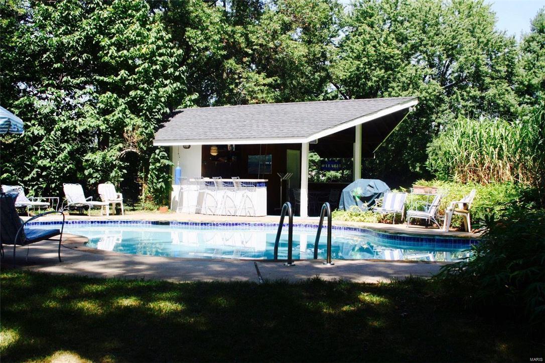 409 Spring Valley Court Chesterfield, MO 63017 - Photo 7 of 79