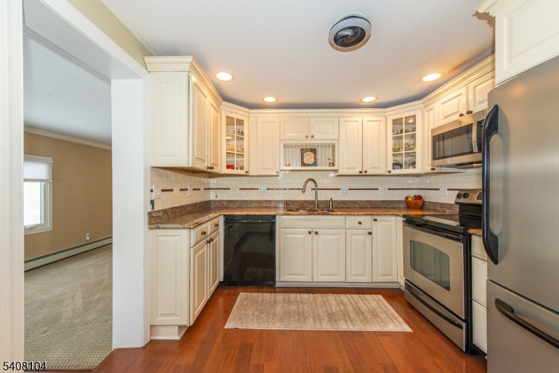 30 Edgewater Drive Denville, NJ 07834 - Photo 24 of 47