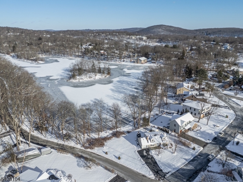 30 Edgewater Drive Denville, NJ 07834 - Photo 5 of 47