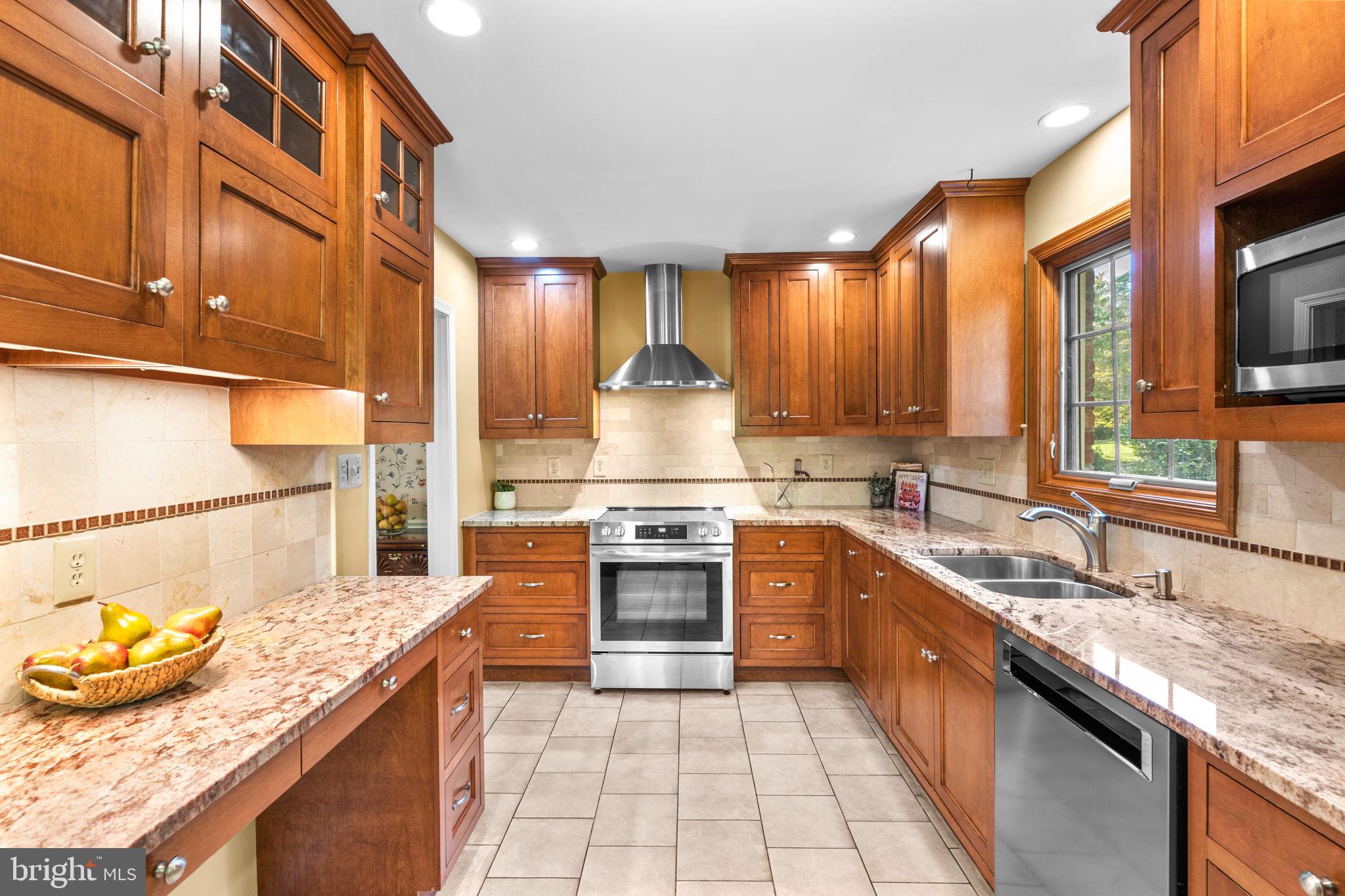 2419 Barbour Road Falls Church, VA 22043 - Photo 11 of 46 Wood cabinetry