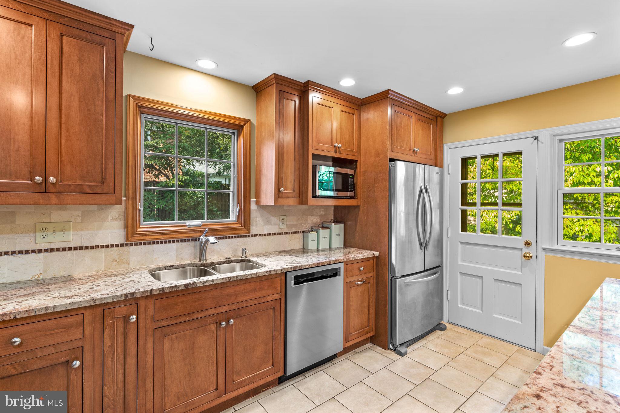 2419 Barbour Road Falls Church, VA 22043 - Photo 14 of 46 Door to backyard for easy grilling!