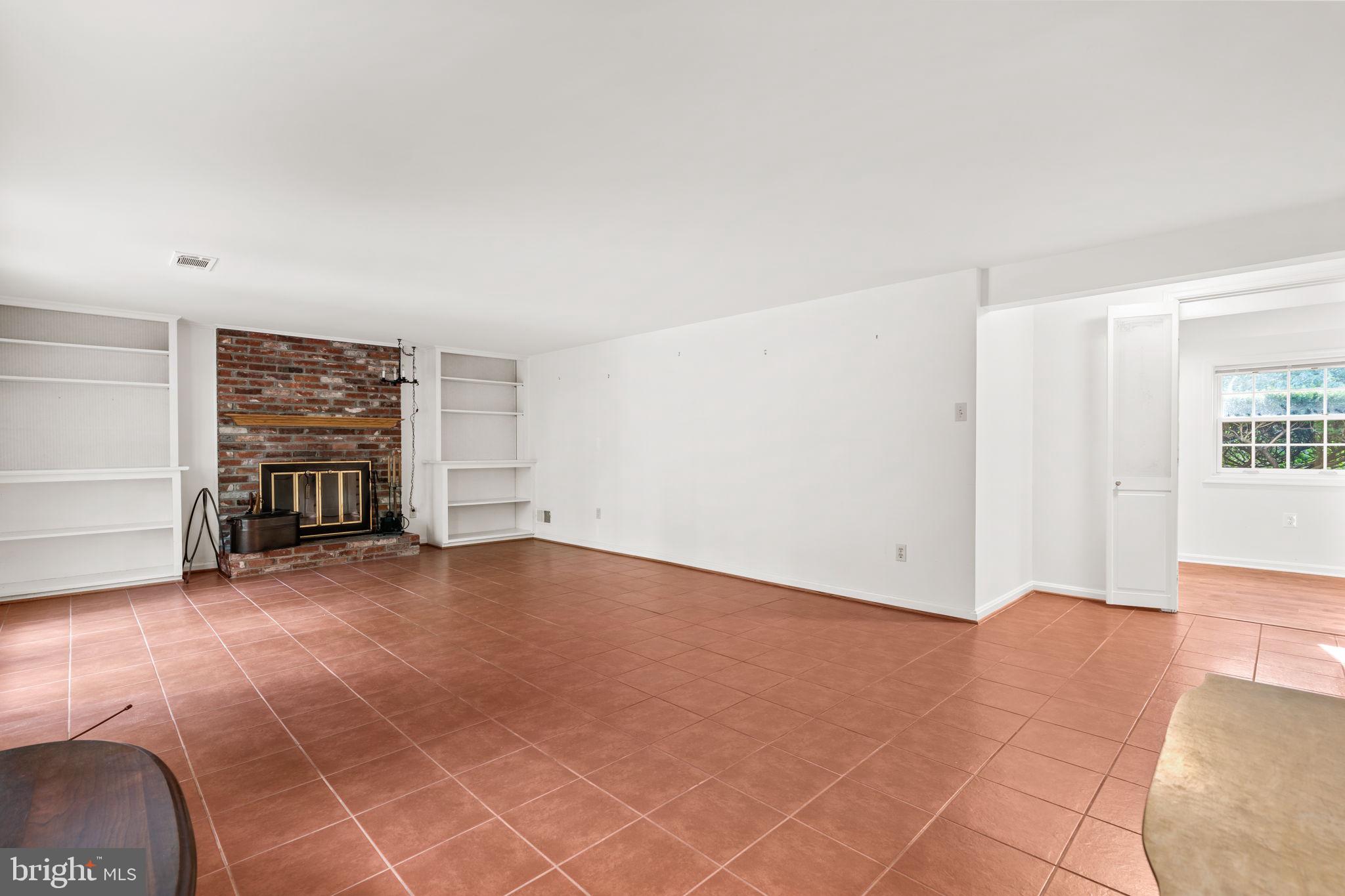 2419 Barbour Road Falls Church, VA 22043 - Photo 29 of 46 Spacious room!