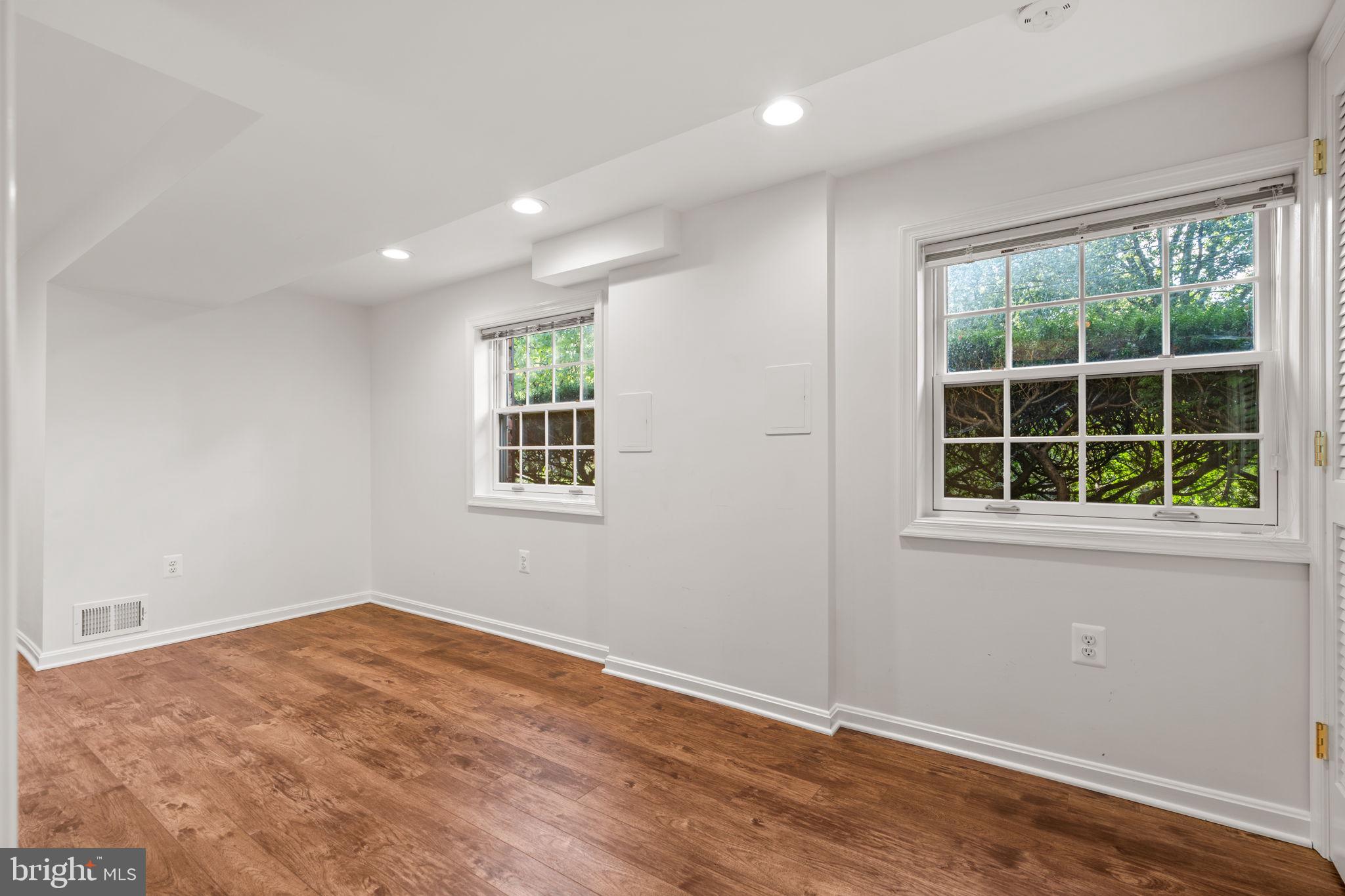2419 Barbour Road Falls Church, VA 22043 - Photo 33 of 46 Bedroom #4 on family room level