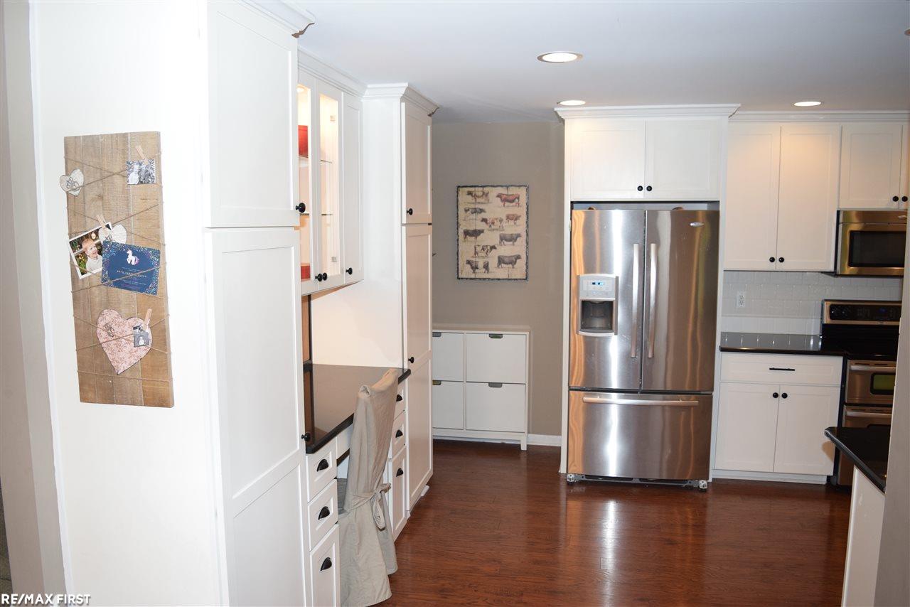 422 Barclay Road Grosse Pointe Farms, MI 48236 - Photo 4 of 41