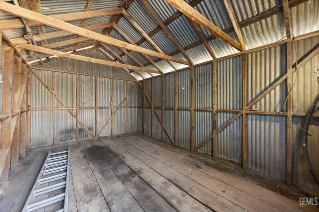 a picture of a room with a bench