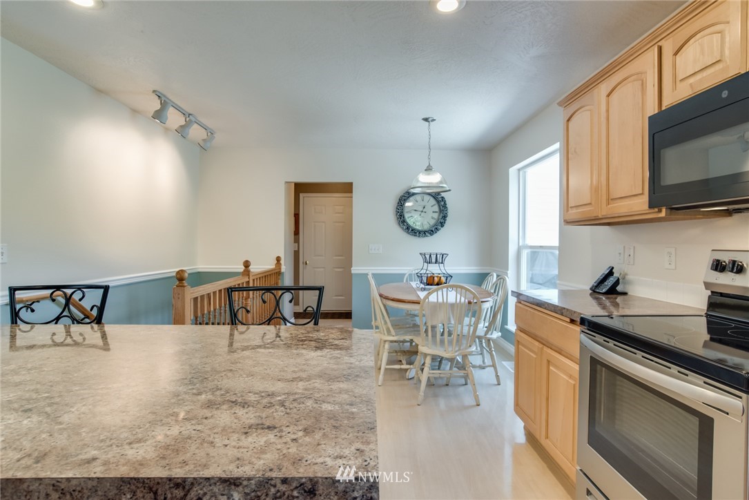 706 Modrow Road Kalama, WA 98625 - Photo 5 of 25 Gallery Image 5