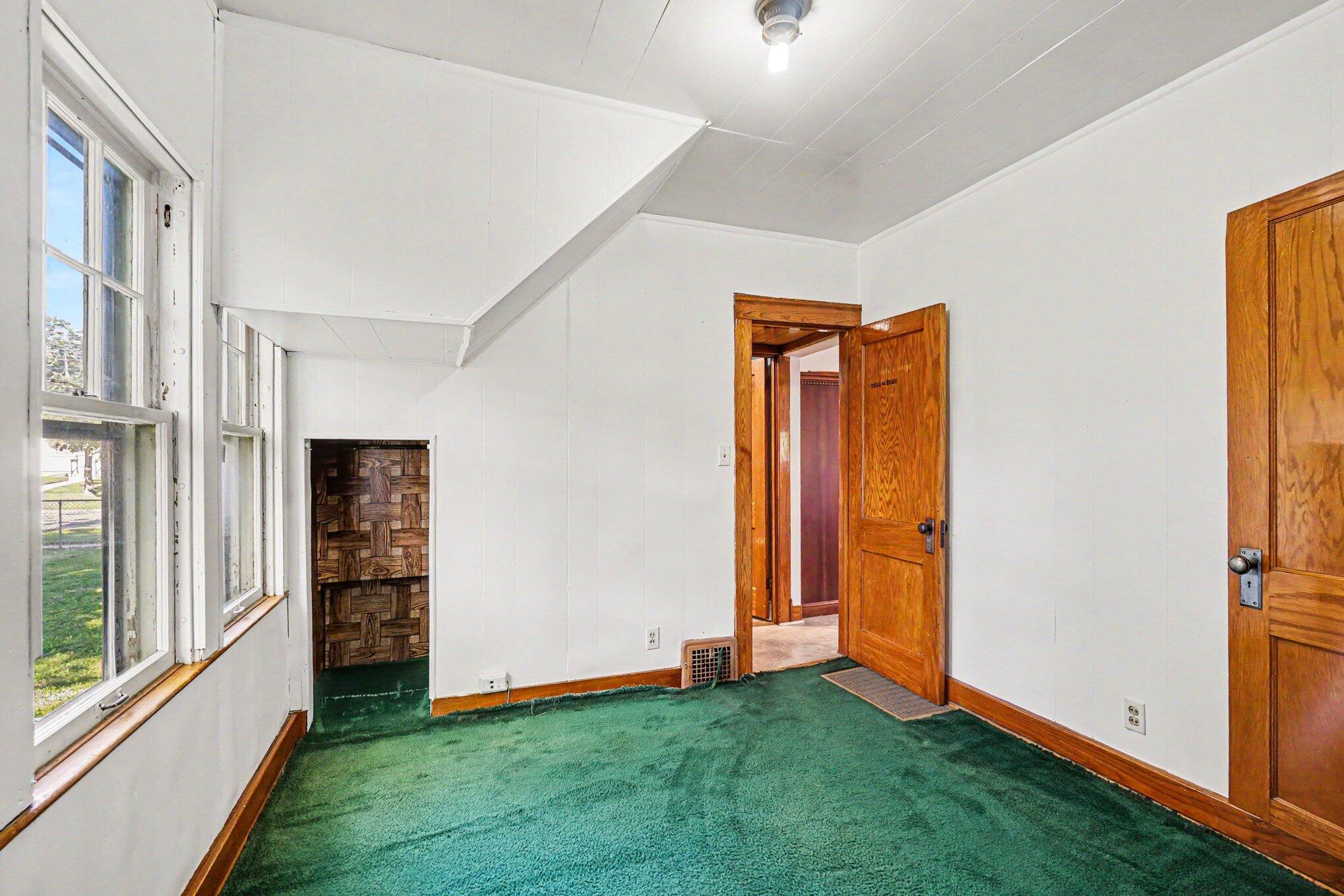 831 Bush Street Jackson, MI 49202 - Photo 11 of 25 013_file_1295