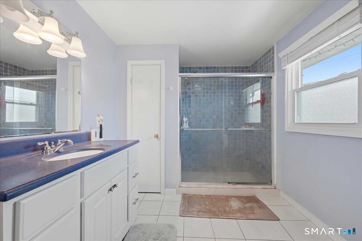 40 Kenyon Road Waterford, CT 06385 - Photo 24 of 39