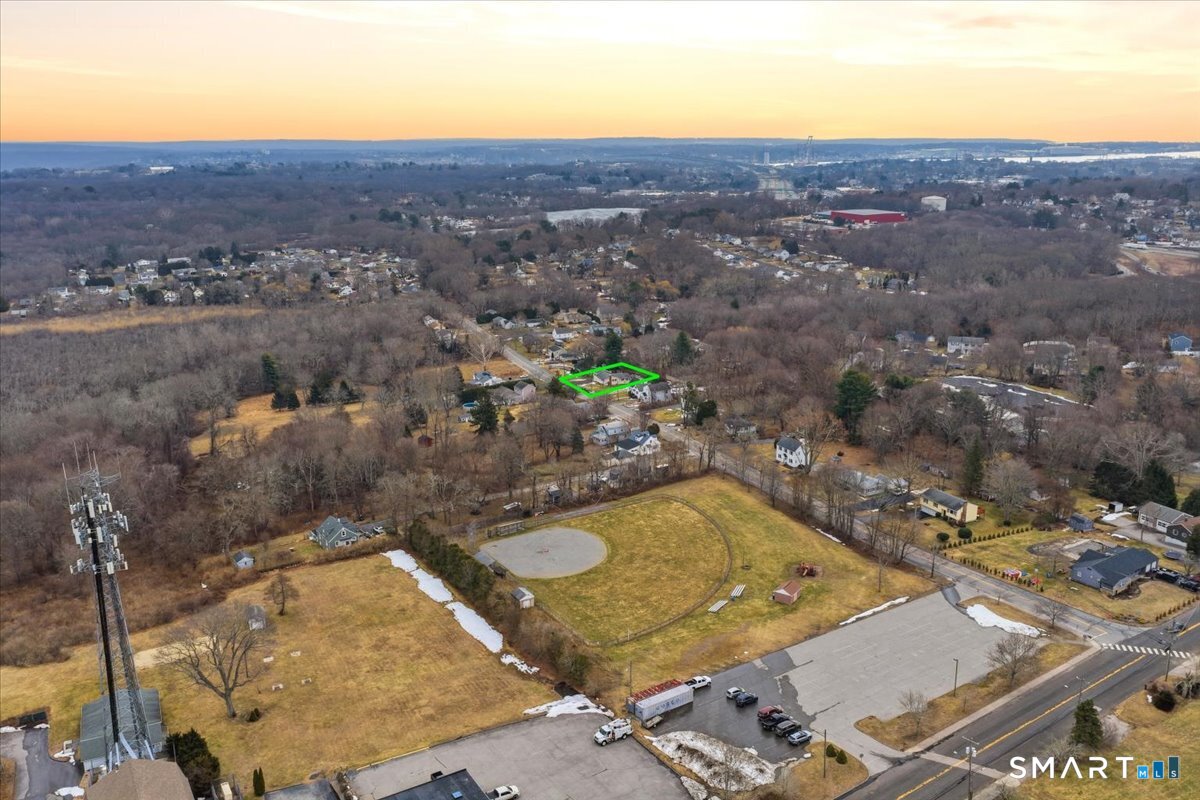 40 Kenyon Road Waterford, CT 06385 - Photo 35 of 39