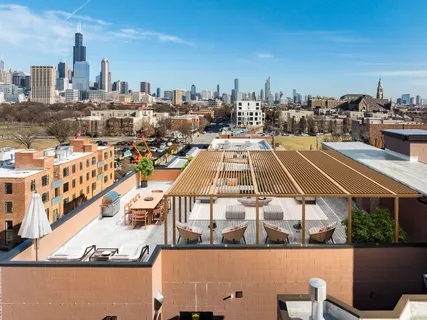 $8,000 | 1331 West Taylor Street, Unit 4, Chicago, IL 60607